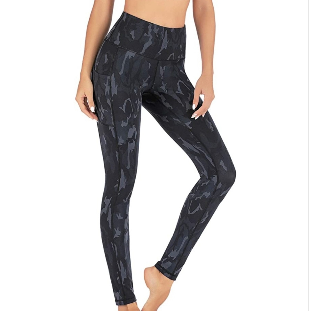 NEW Leggings with Pockets for Women ♡ High Waisted♡ Gray Camouflage Print Size M